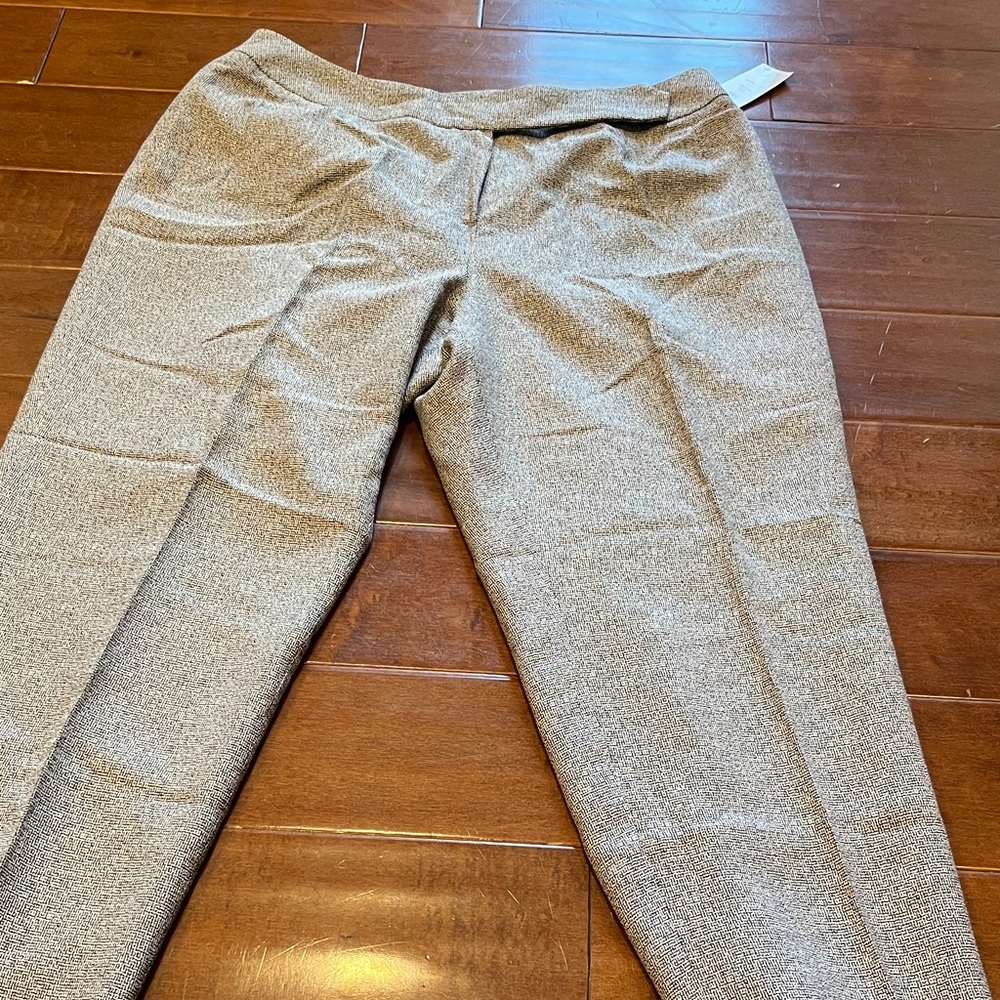 Larry Levine Women's Gray Pantsuit - Picture 9 of 10